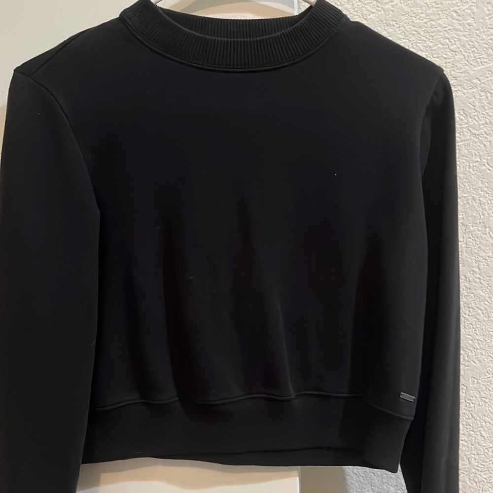 hollister cropped sweatshirt
